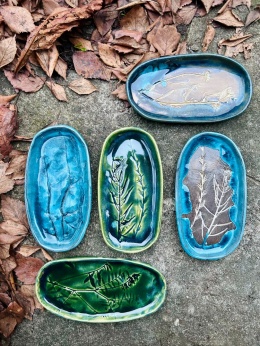 Talerz podłużny ok 17 cm Turkus z roślinami